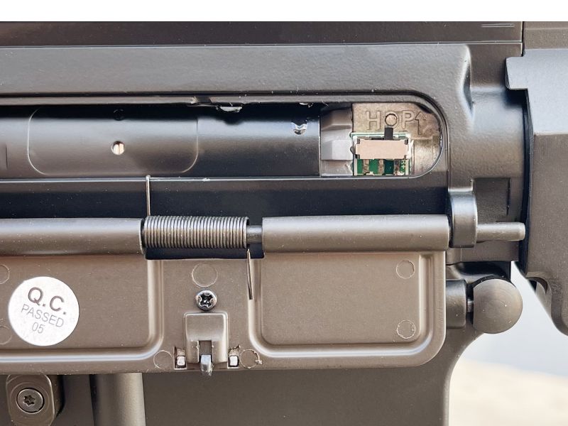 CYMA Platinum M4 10.5 M-LOK AEG (with Built-In Mosfet & Tracer Hop-Up – Black – CM.006R-10.5) (I)