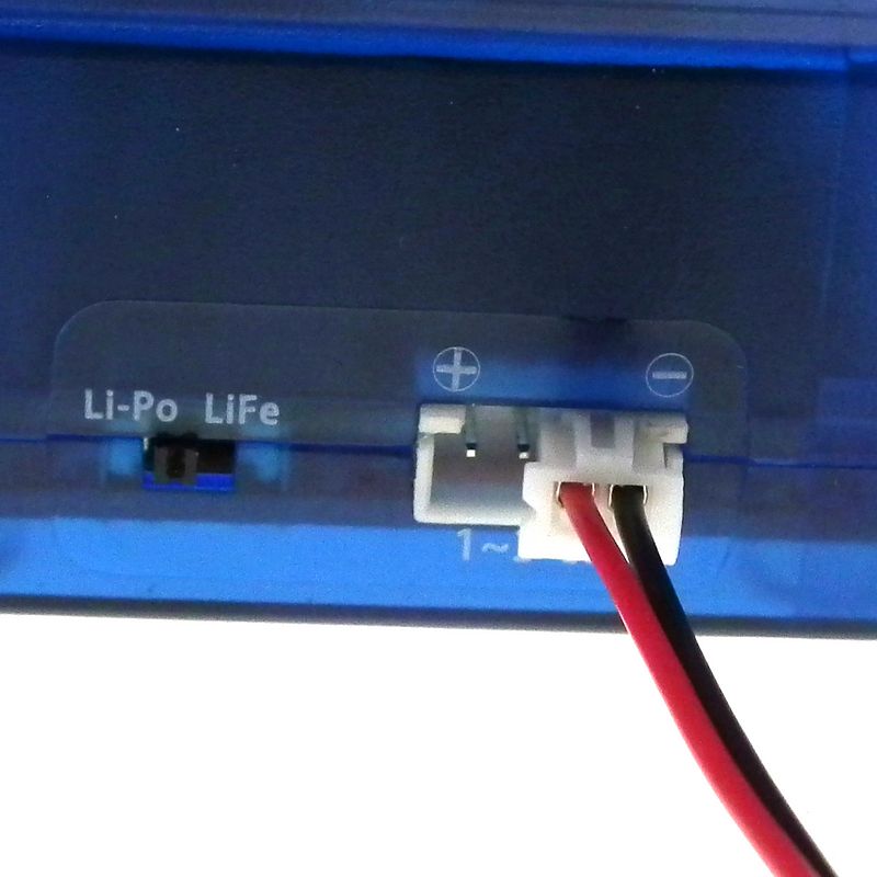 Vapex – 700mA Balance Charger for 1S–3S LiPo & LiFePO4 Batteries